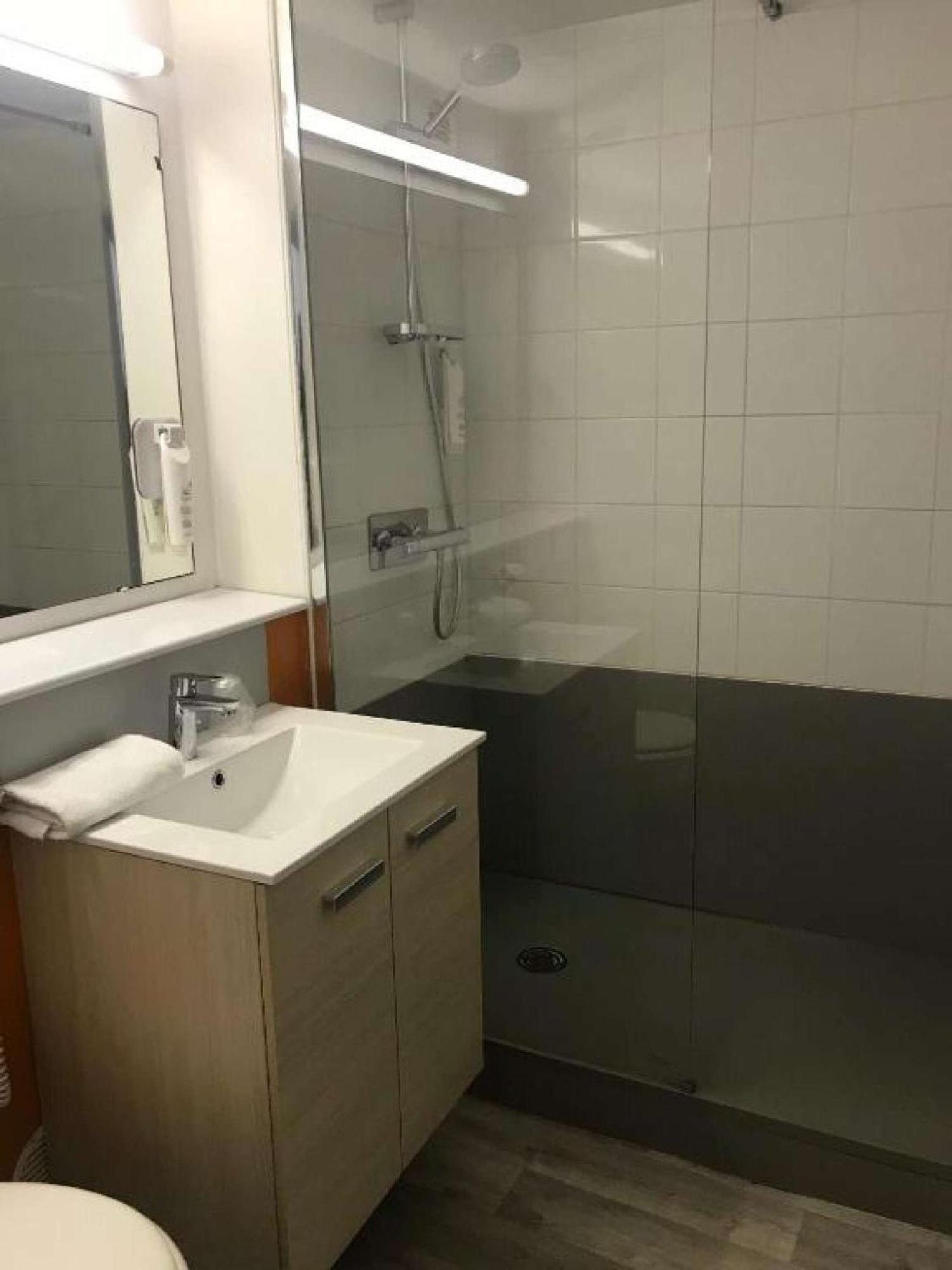 Brit Hotel Confort Morlaix Saint-Martin-des-Champs  المظهر الخارجي الصورة