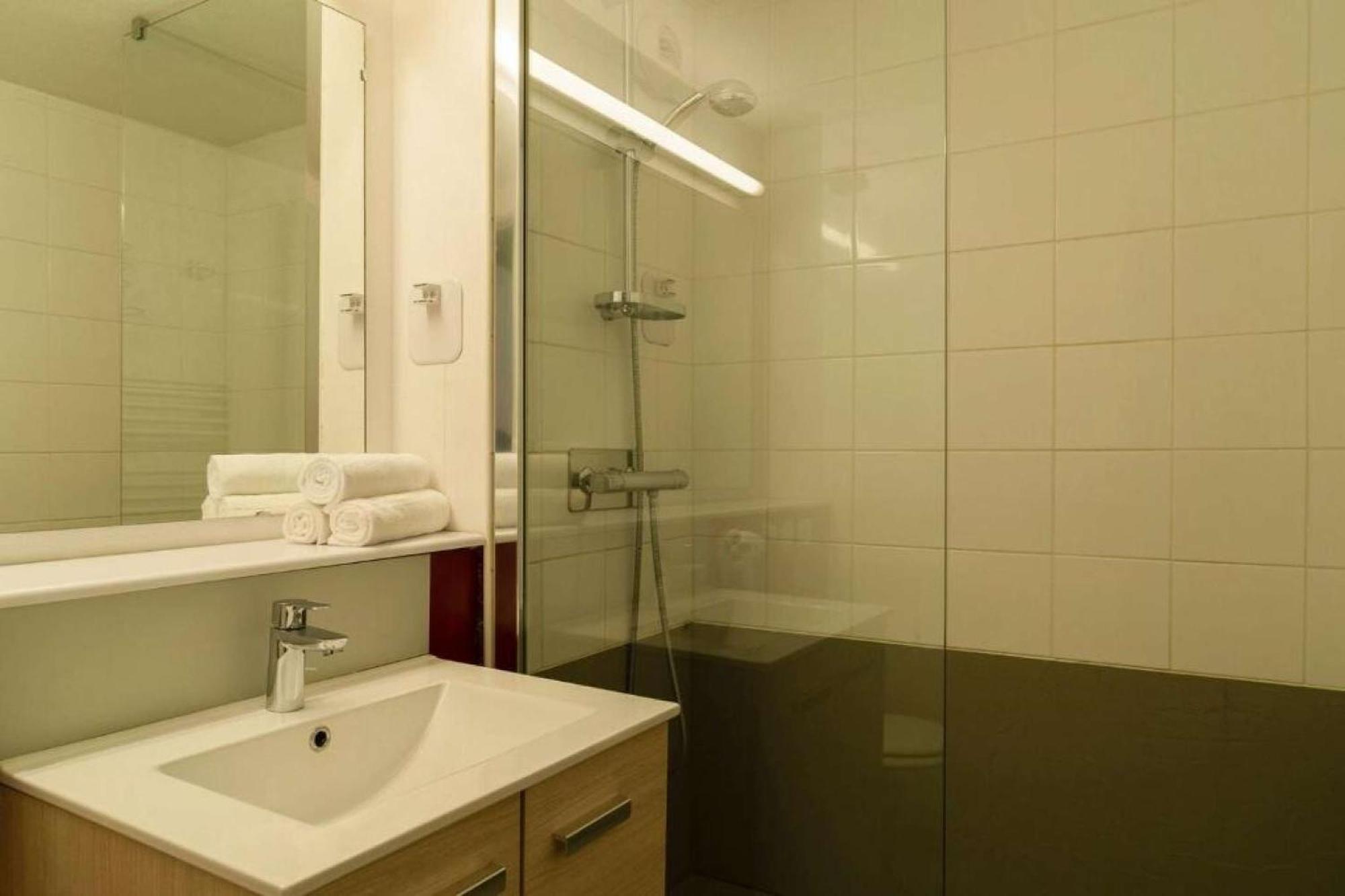 Brit Hotel Confort Morlaix Saint-Martin-des-Champs  المظهر الخارجي الصورة