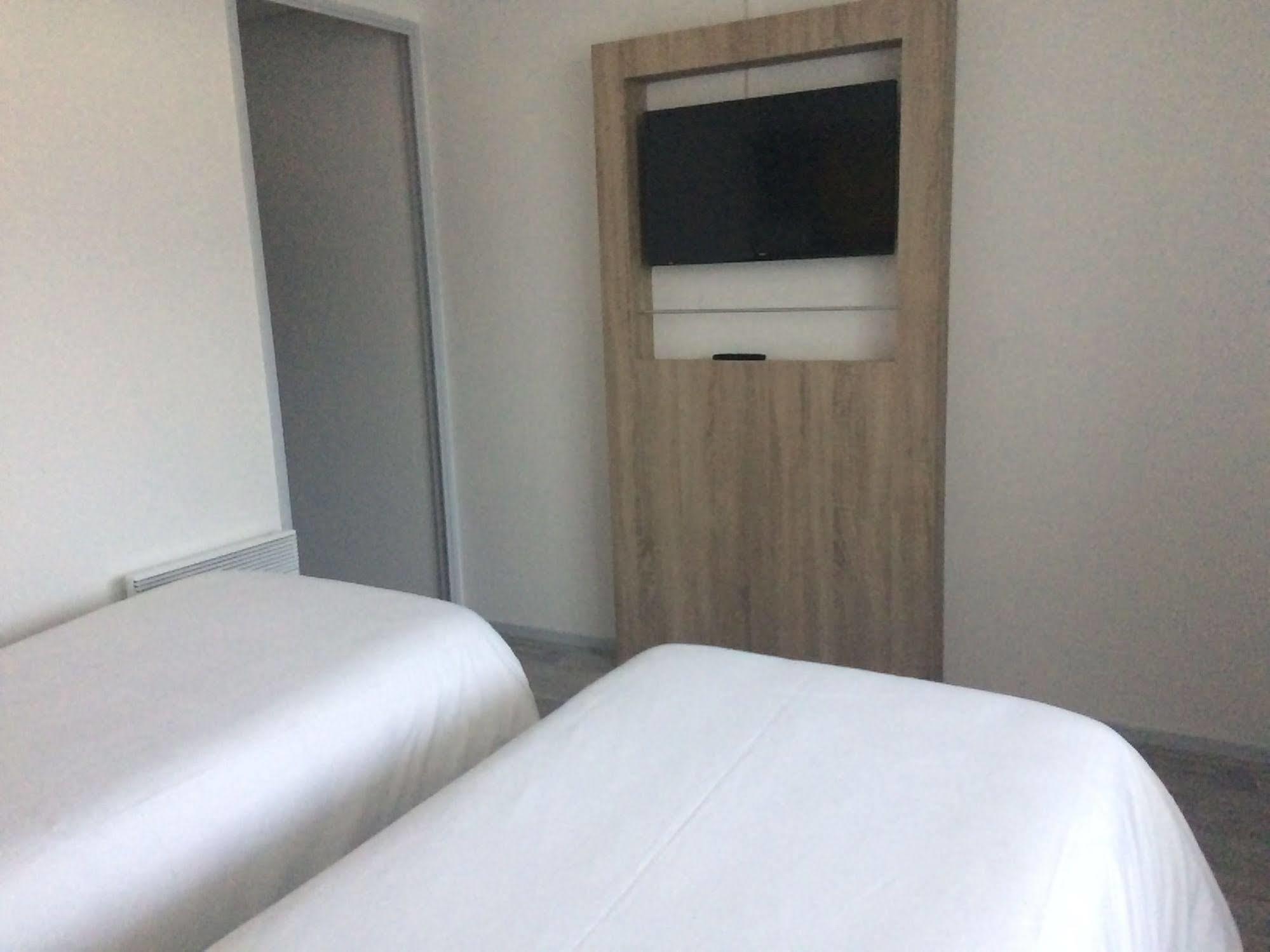Brit Hotel Confort Morlaix Saint-Martin-des-Champs  المظهر الخارجي الصورة